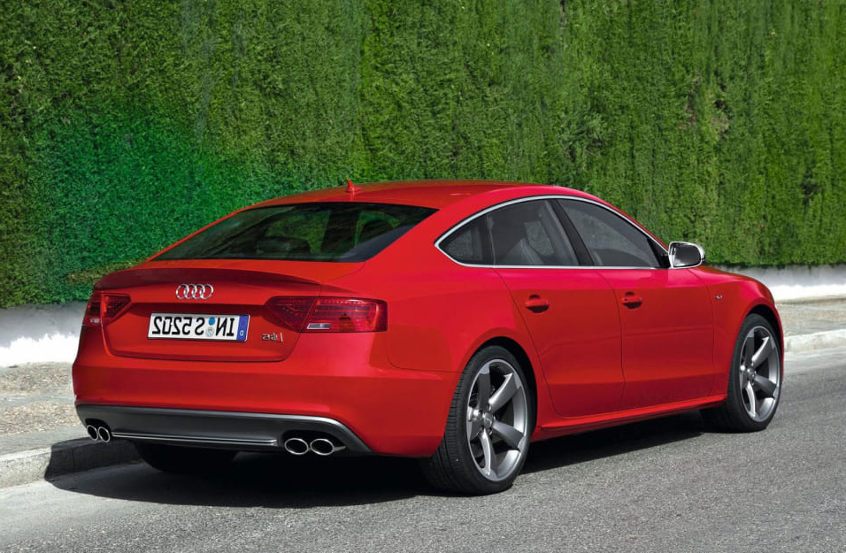 Замена аккумулятора Audi S5