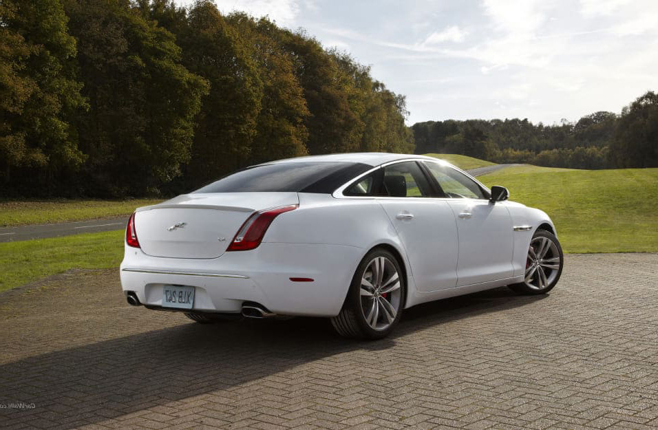 Замена аккумулятора Jaguar Xj